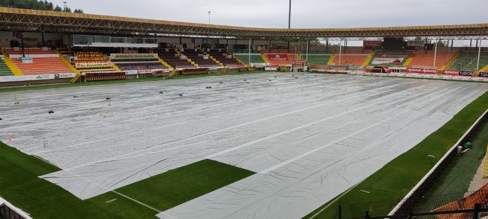 Alanya Belediyesi’nden Stadyuma yağmur önlemi