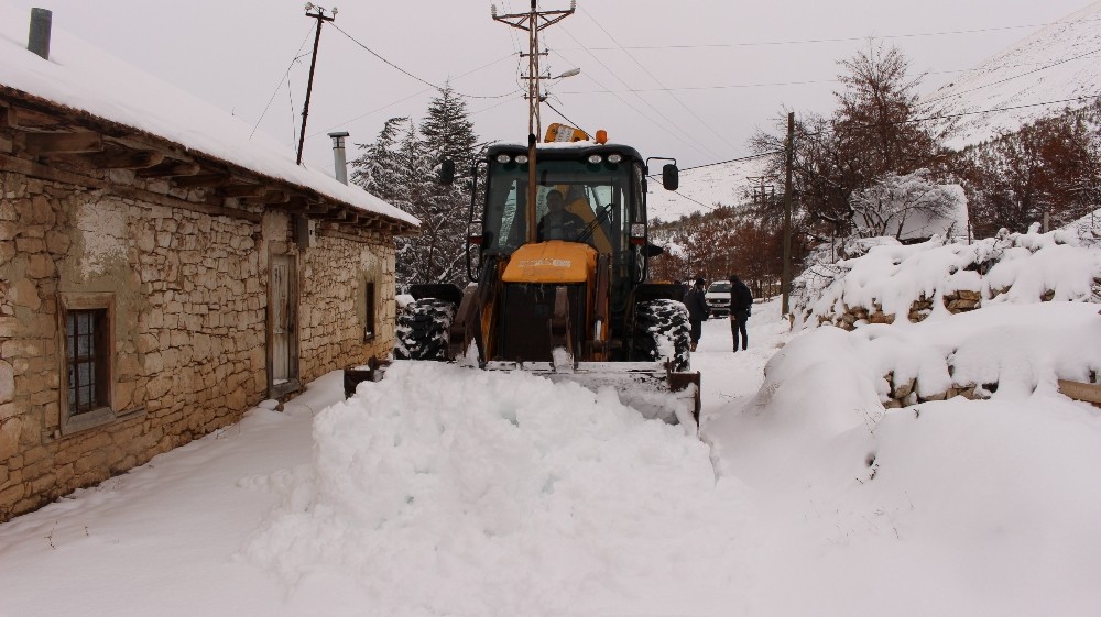 Büyükşehir Belediyesi’nin kar nöbeti devam ediyor