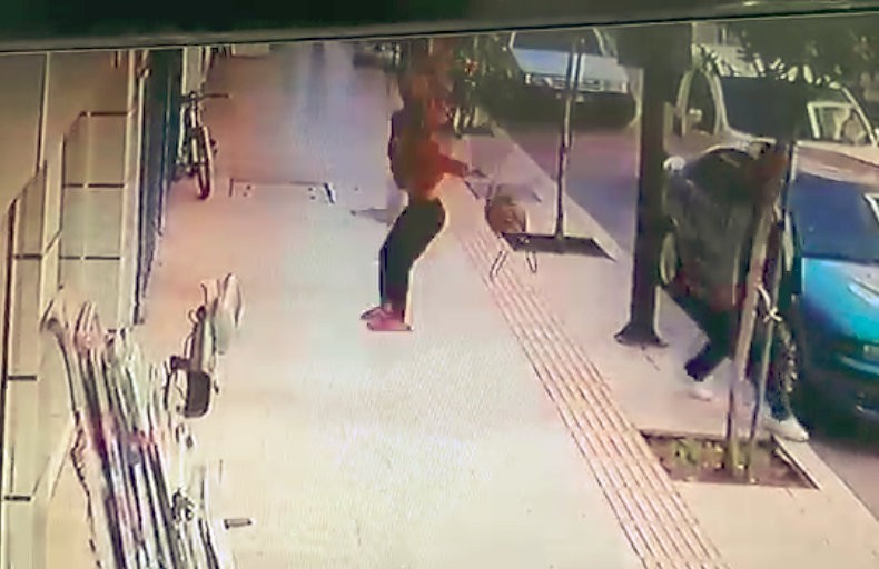 Manavgat’ta şok olay: Adamın üstüne kadın düştü
