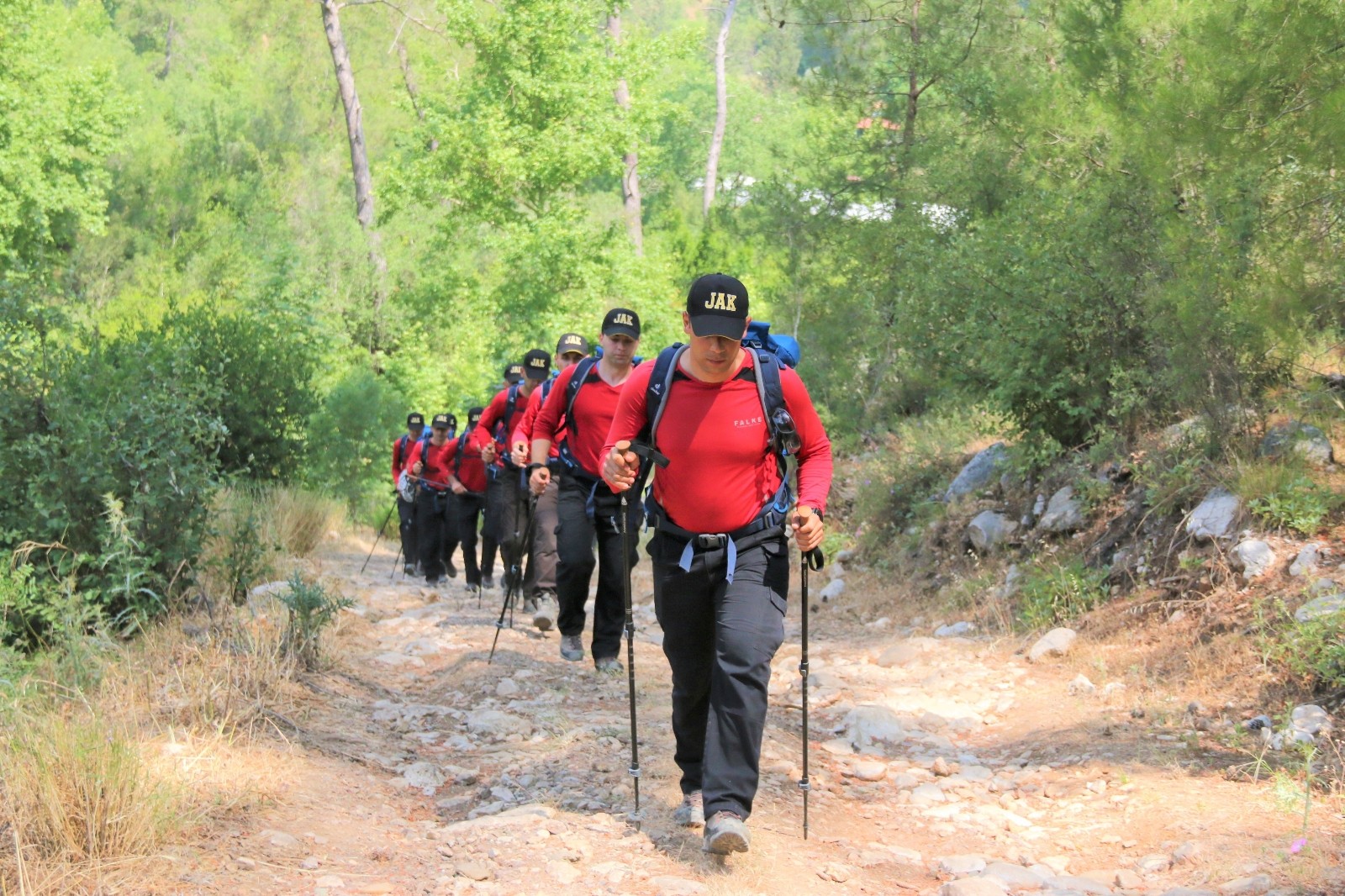 Antalya’da arama kurtarma ekipleri 6 gündür haber alınamayan dağcı için alarma geçti