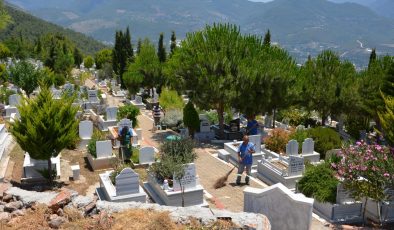 Cikcilli Mezarlığı’nda sorunsuz hizmet