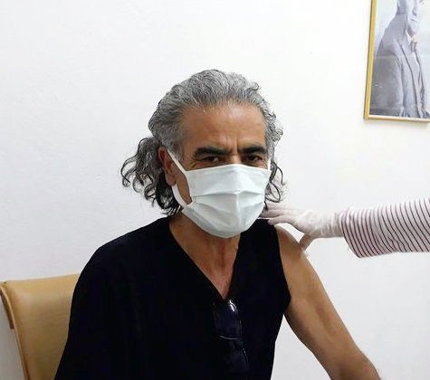 Alanya’da eski başkanın 4. aşı sevinci