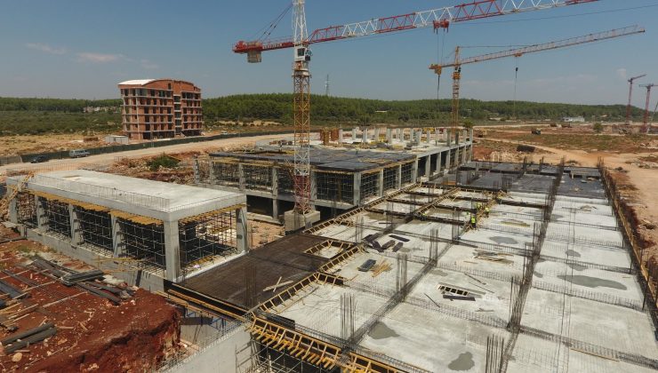Kepez’deki, Antalya Şehir Hastanesi inşaatı yükseliyor