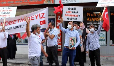 Diyarbakır Anneleri Ağrı’da PKK’yı lanetledi