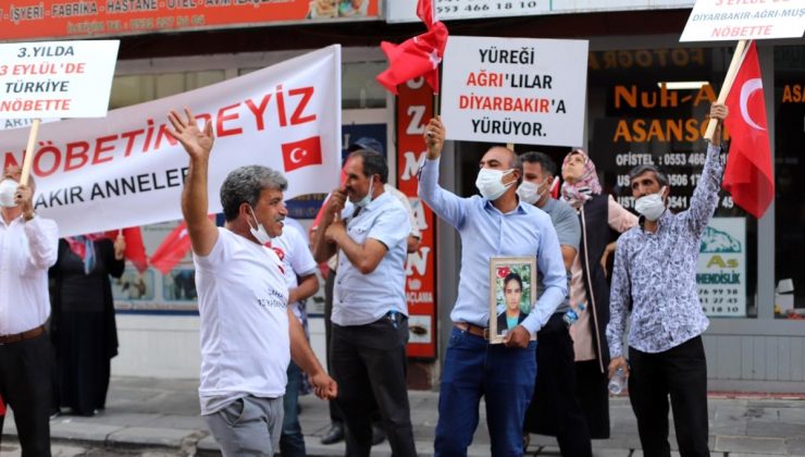 Diyarbakır Anneleri Ağrı’da PKK’yı lanetledi
