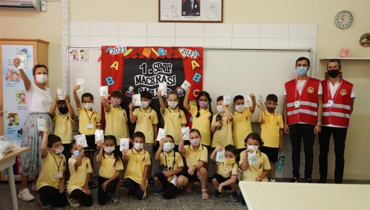 Alanya Belediyesi 12 bin dezenfeksiyon kitini okullara ulaştırıyor
