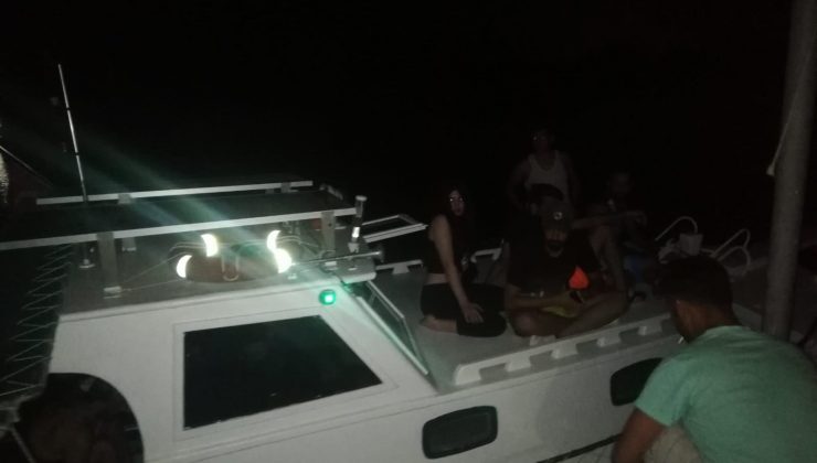 İran uyruklu göçmenleri tekne ile kaçırmaya çalışan 4 şüpheli adliyede