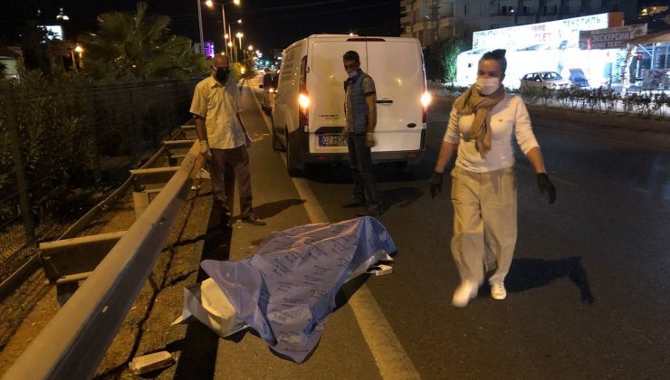 Alanya’da yolun karşısına geçen turistlere otomobil çarptı:1 ölü, 1 yaralı I VİDEO HABER