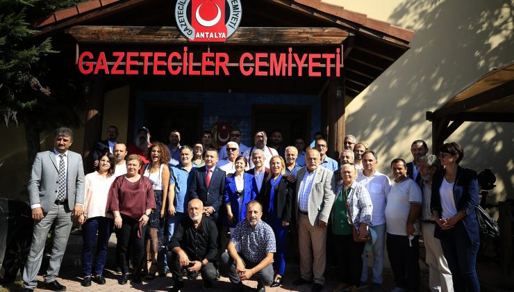 Antalya Gazeteciler Cemiyeti’nde devir teslim