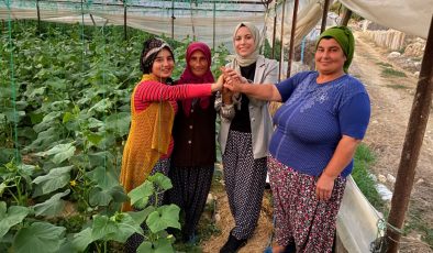 AK Kadınlar, emekçi kadın çiftçileri unutmadı