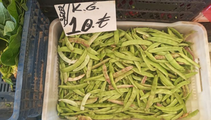 Gazipaşa’da sebze ve meyve pazarında fiyatlar el yakıyor