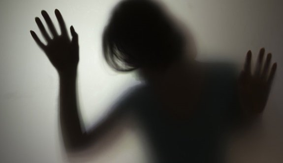 Alanya’da şizofren kadın mahalleyi canından bezdirdi