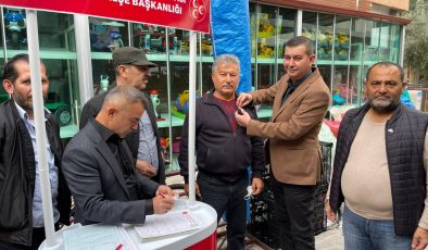MHP Alanya Salı Pazarı’nda üye standı kurdu