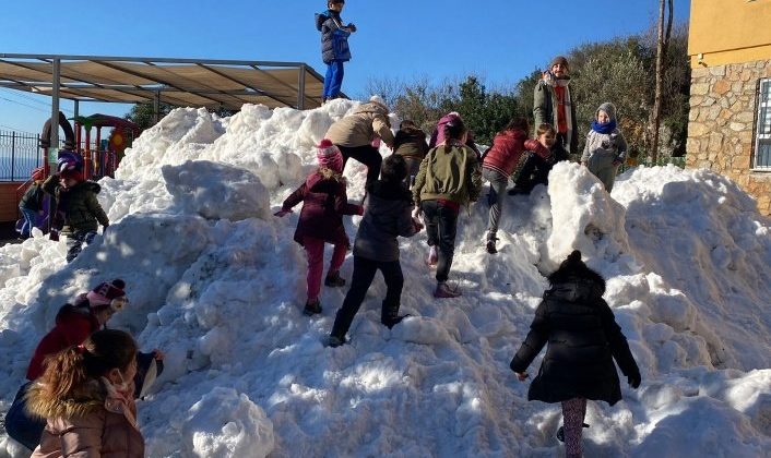 Alanya Belediyesi’nden öğrencilere kar sürprizi