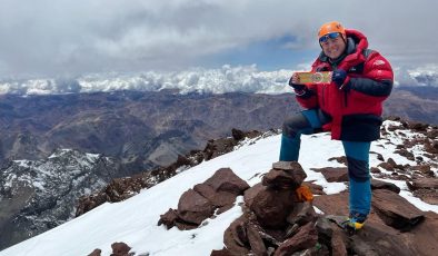 Alanya’daki doktordan Güney Amerika’nın en yüksek dağında bayrak şov