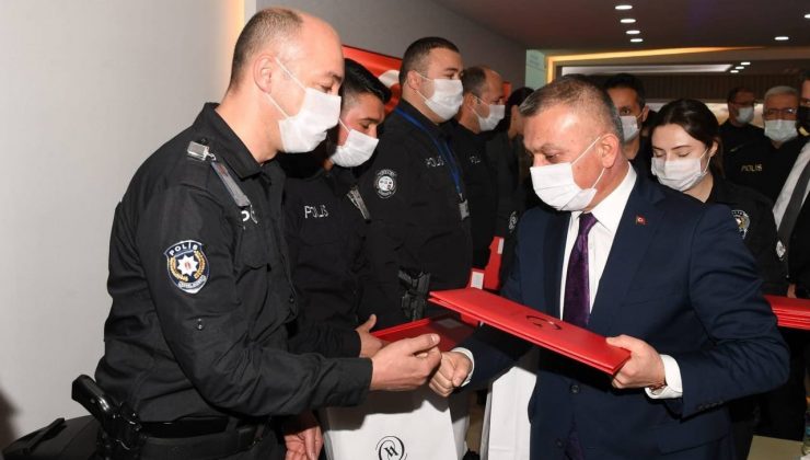 Antalya Havalimanı’nda görevli polis ve özel güvenlik personeli ödüllendirildi