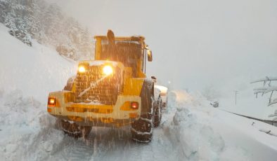 Alanya Belediyesi’nin karla mücadelesi devam ediyor I VİDEO HABER