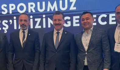 Başkan Yücel Antalya’da düzenlenen 2022 Yağlı Güreş Forumu’na katıldı