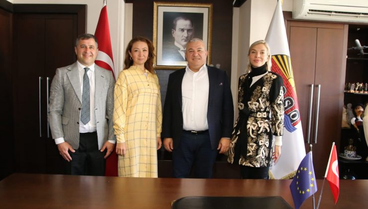 Başkan Şahin’e Rus ve Kazak tasarımcılardan ziyaret