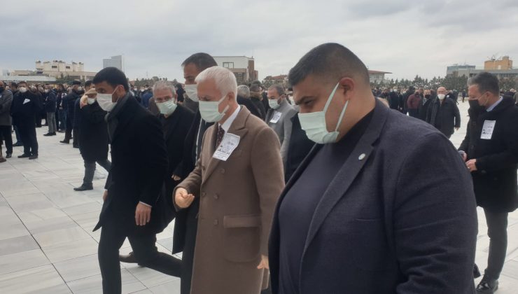 Başkan Arıkan ve partililer eski Bakan Somuncuoğlu’nu son yolculuğuna uğurladı