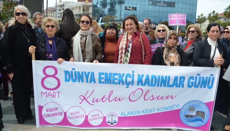 Alanya’da ‘8 Mart Dünya Kadınlar Günü’ kutlandı