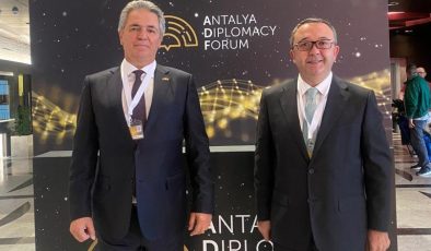 Alanya’nın önemli isimleri Antalya Diplomasi Forumu’ndaki yerini aldı