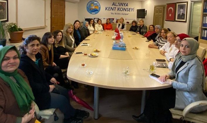 Alanya’da kadınlar ‘8 Mart’ için bir araya geldi