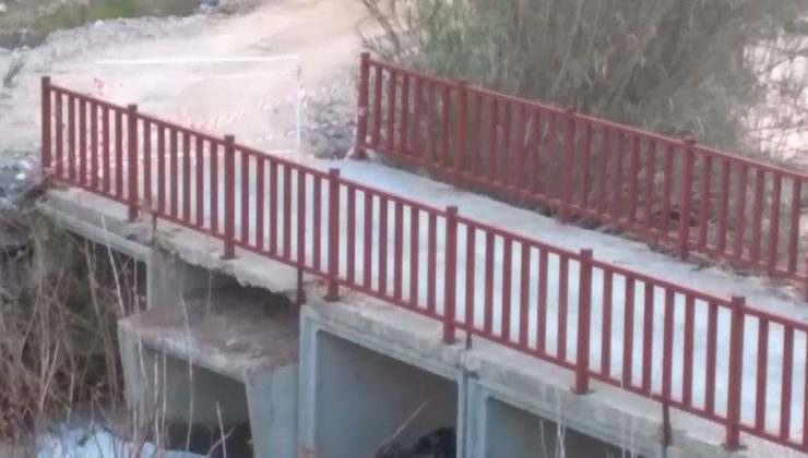 Gazipaşa’da menfez köprü çöktü