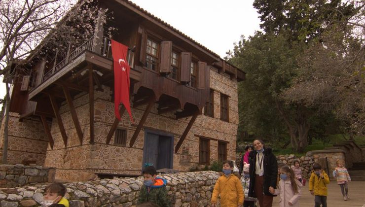 Öğrenciler Alanya Kültür Evleri’nde zaman yolculuğuna çıktı