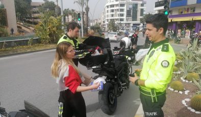 Polislere kasksız yakalanan kadından ilginç savunma!