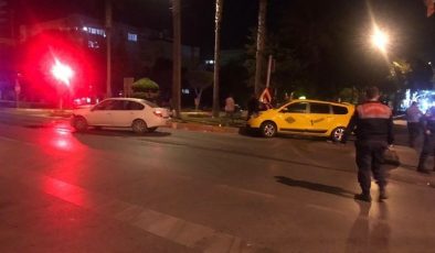 Alanya’da kırmızı ışıkta geçen ticari taksi sürücüsü yolcunun ölümüne sebep oldu