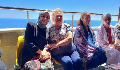 Alanya’da AK Kadınlar’dan anlamlı ziyaret