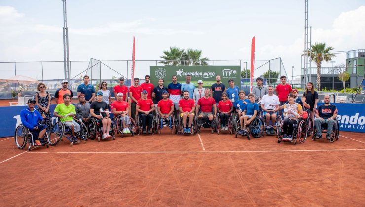 85 tekerlekli sandalye tenisçisi kıyasıya mücadele etti