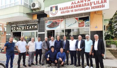 ALKÜ’nün eski Rektörü Pınarbaşı, Alanya’da hemşehrileriyle bayramlaştı