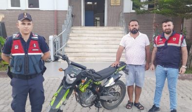 Alanya’da motosiklet hırsızları jandarmadan kaçamadı