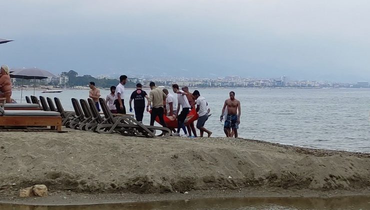 Alanya’da serinlemek için denize giren turist boğulma tehlikesi yaşadı