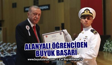 Alanyalı öğrenciye Cumhurbaşkanı Erdoğan’dan plaket