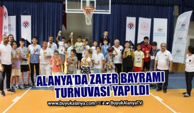 Alanya’da 30 Ağustos Zafer Bayramı Satranç Turnuvası yapıldı