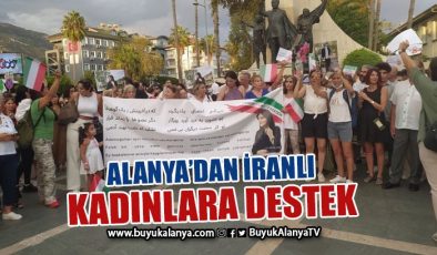 Alanya’da kadınlar Mahsa Amini için toplandılar