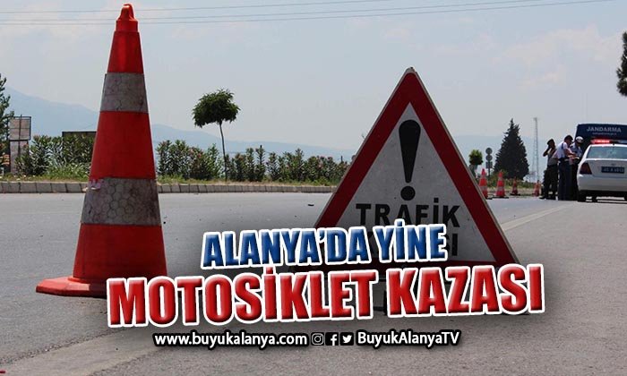 Alanya’da motosikletli sürücü aracın altında kaldı
