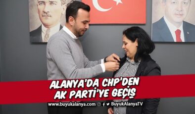 Alanya’da CHP’den istifa edip AK Parti’ye geçen vatandaşın rozetini Başkan Toklu taktı