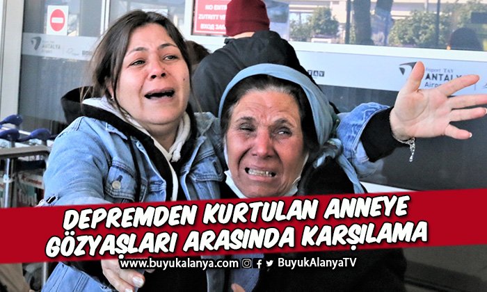 Depremzedeler özel uçakla Antalya’ya geldi gözyaşları sel oldu