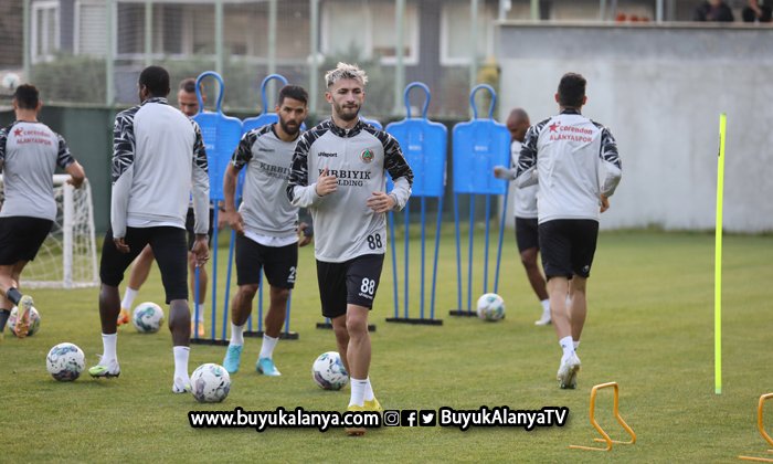 Alanyaspor Adana Demirspor maçı hazırlıklarına başladı