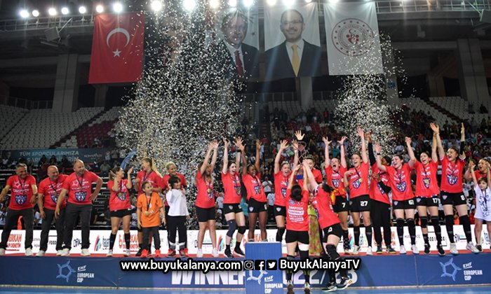 Bir Türk takımı ilk kez Avrupa kupasını kazandı