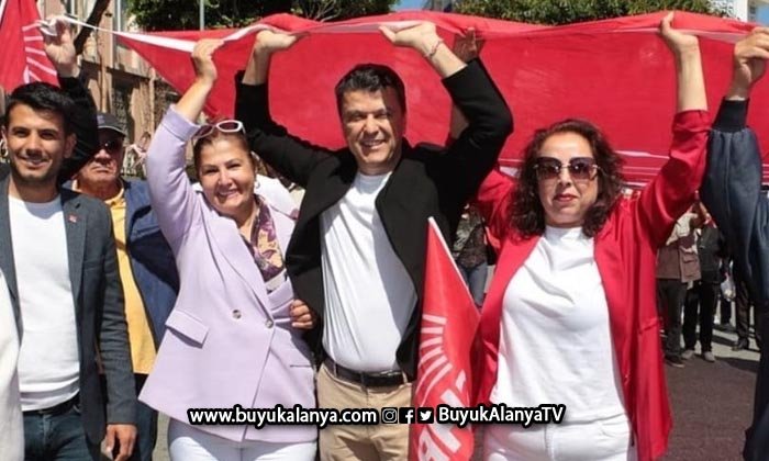 Murat Özçelik 1 Mayıs İşçi Bayramı’nı kutladı