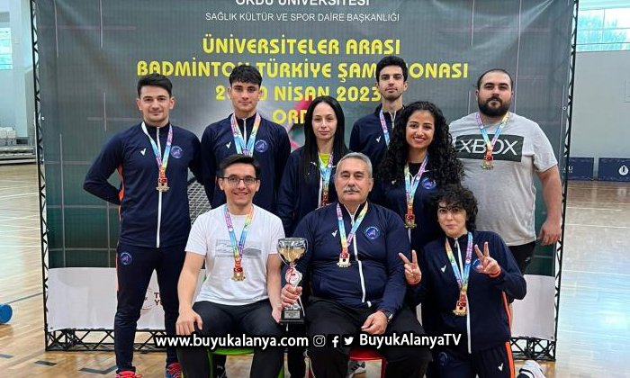 Badminton Türkiye Şampiyonları Akdeniz’den