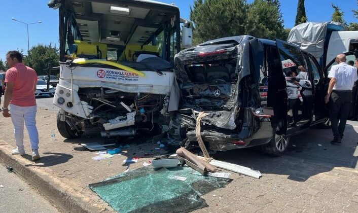 Alanya’da feci kaza: 13 yaralı