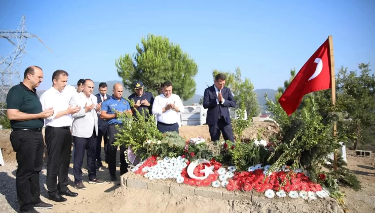 Alanya Kurban Bayramı’nda şehidimizin mezarına akın etti