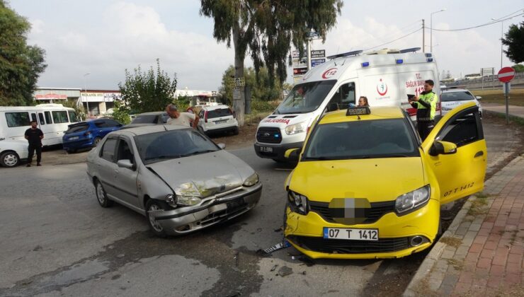 Ters yönden giden otomobil ile ticari taksi çarpıştı: 2 yaralı