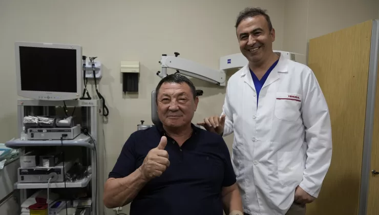 Ülkesinde ‘göz tümörüsün’ denilen hasta, Antalya’da 1,5 saate sağlığına kavuştu